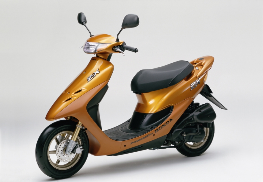 Honda | スポーティな50ccメットインスクーター「ホンダ Dio ZX」の ...