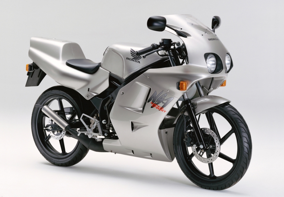 Honda | メットイン機能内蔵の原付ロードスポーツバイク「ホンダ NS-1