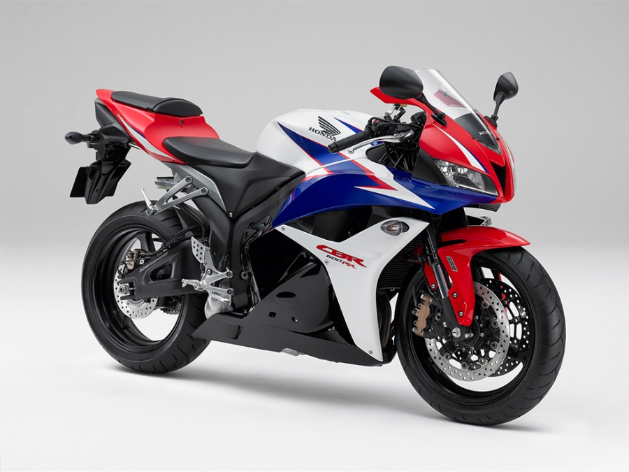 Honda | スーパースポーツモデル「CBR600RR」のカラーリングを変更し発売