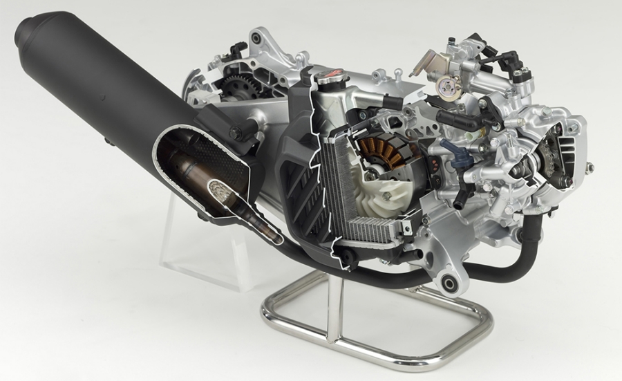 125ccグローバルスタンダード・エンジン（右側）