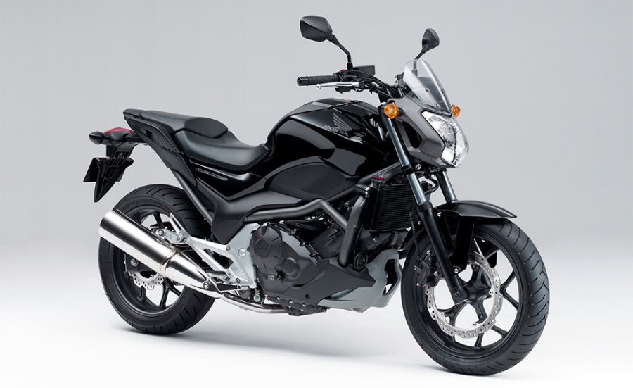 Honda | 快適な走行と高い燃費性能を両立したネイキッドモデル「NC700S