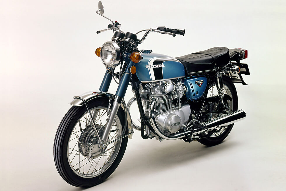 1972 Dream CB350 Export Components updated, such as quieter exhaust. Final models for the Dream CB250 / 350 Export.