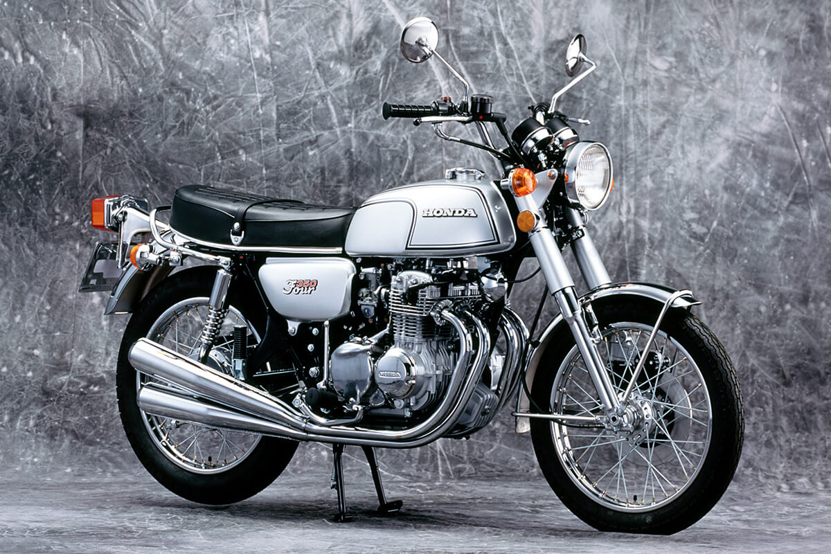 1972 Dream CB350 FOUR (Japanese model), released in the U.S. as the CB350 FOUR