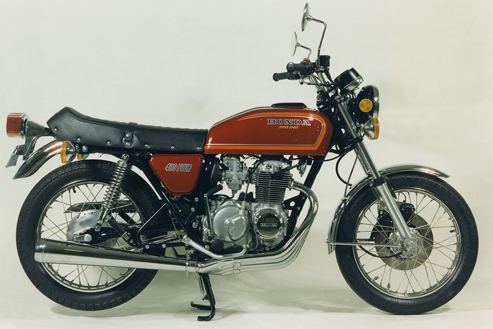 1977 CB400 FOUR (Design office’s final candidate model: U.S. model)* Some components may differ from production model