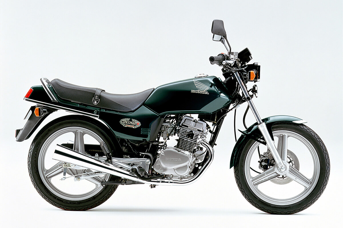 Long-selling 125cc, Evolutionary Lineage of 2-cylinder Sports｜CB  Stories｜HISTORY｜CB｜Honda Global Corporate Website