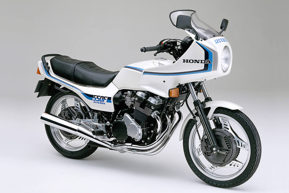 October 1982 CBX500 Integra Equipped with half-fairing similar to CBX400F Integra