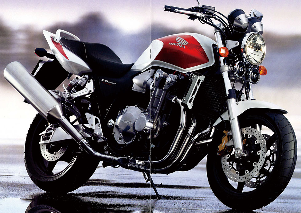 2003 catalog carefully describes brushed-up details.