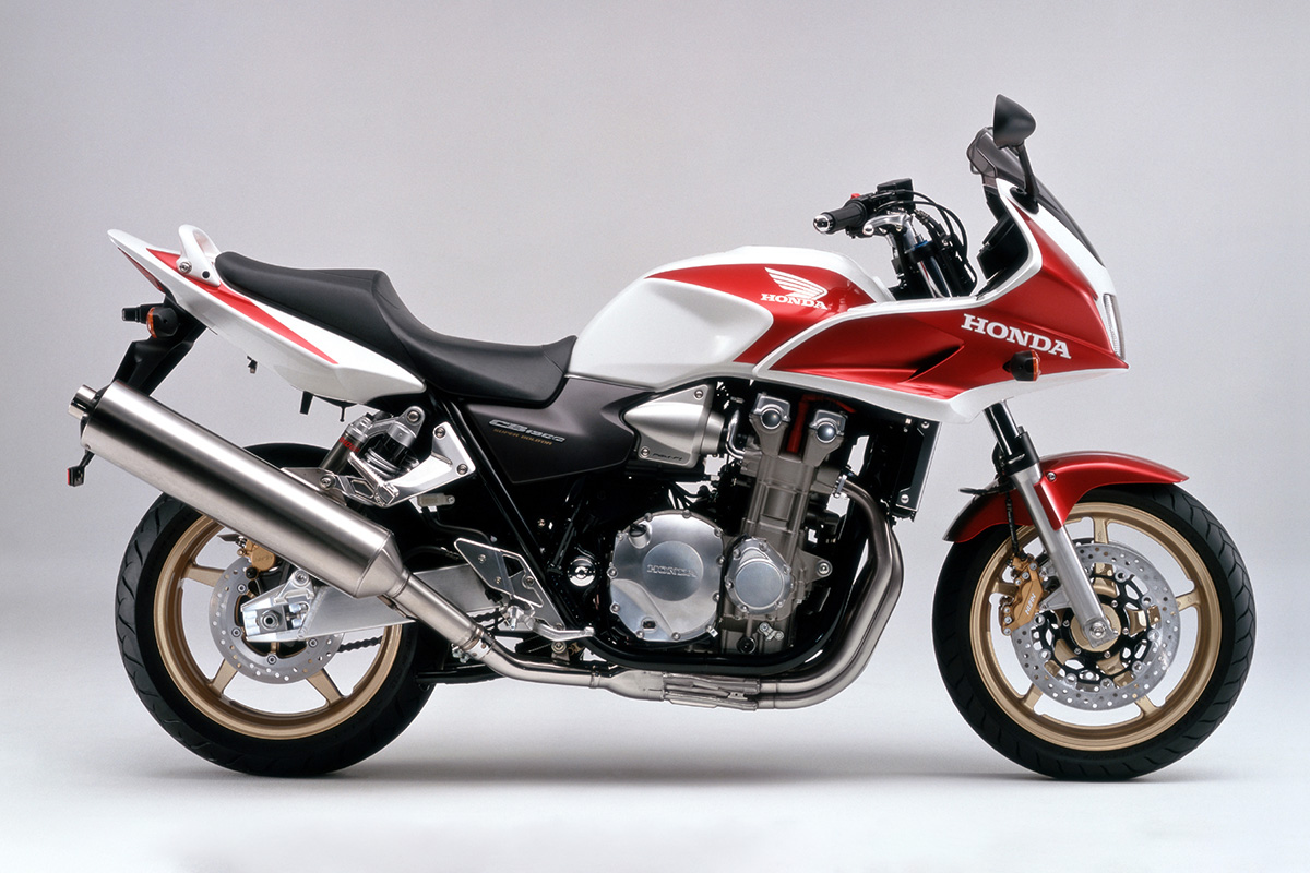 Super Bol d’Or: Built for Comfortable Highway Tandem Riding