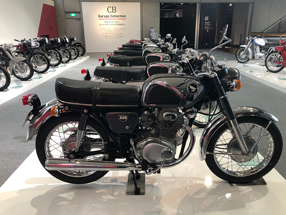 1968 Dream CB250 (air-cooled 4-stroke 2-cylinder OHC engine)