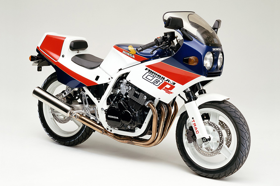 1985 CBR400F FORMULA-3 Racing bike-influenced styling.