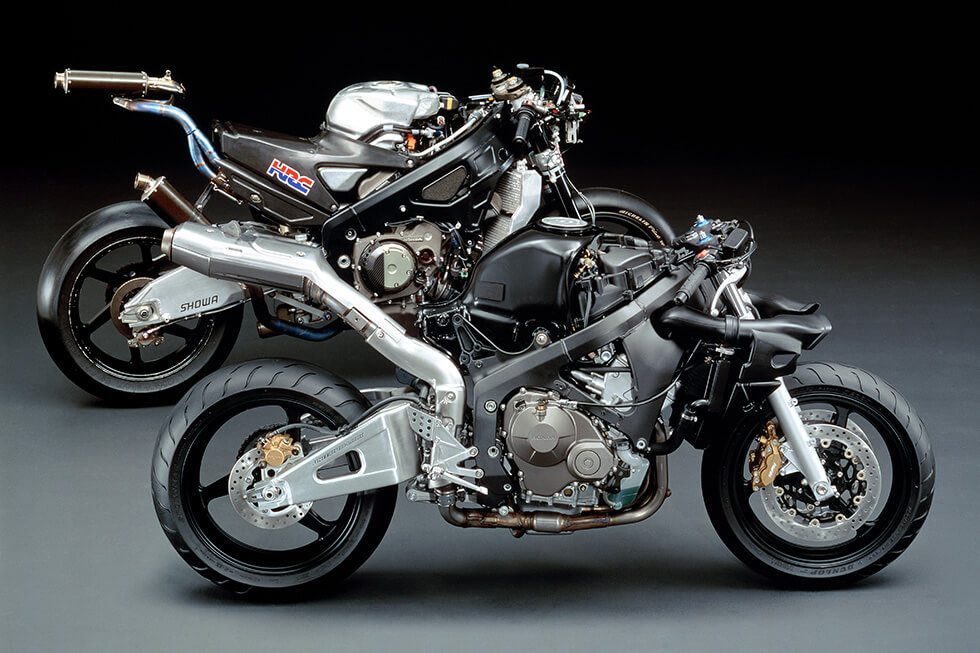 RC211V (back) and CBR600RR (front, European model)