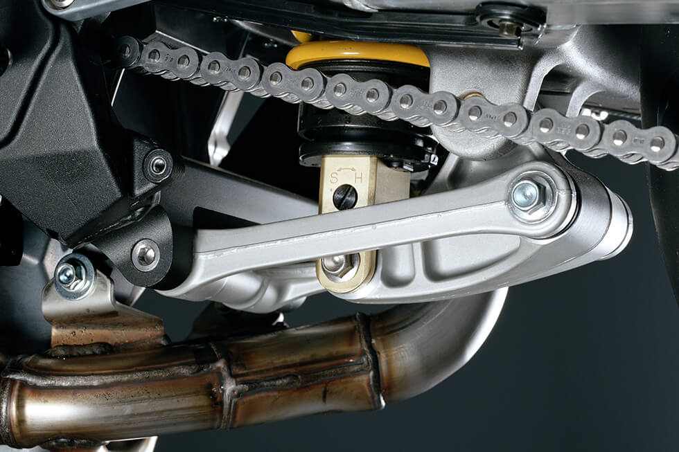 CBR600RR Unit Pro-Link suspension consisting of swing arm and cushion arm