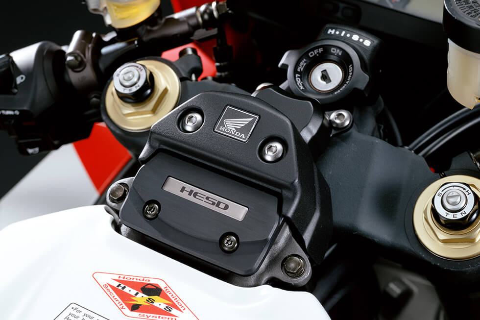 CBR1000RR Fireblade (European model) details:Steering section featuring HESD