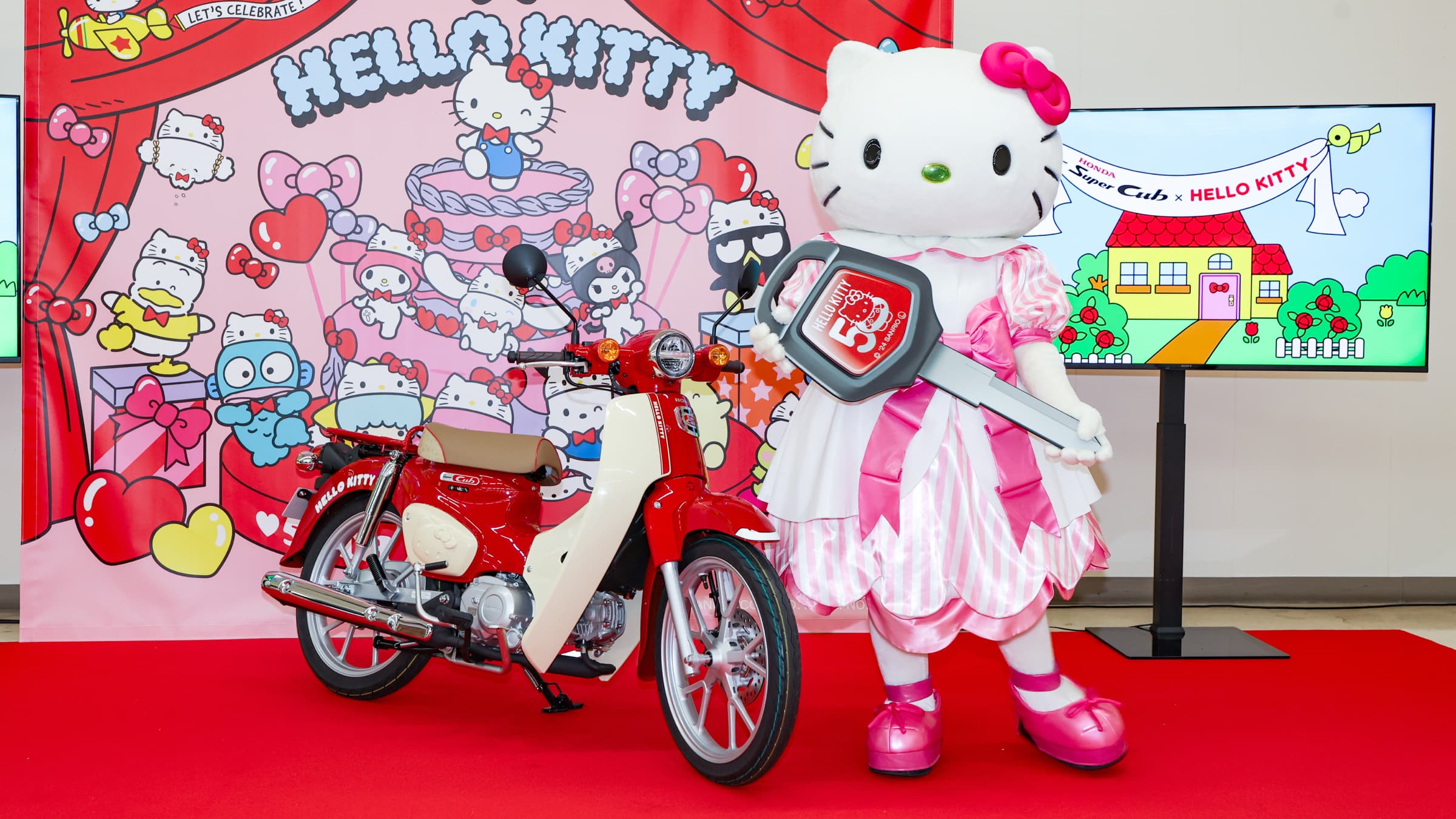 Honda Presents Special Super Cub 110 to Hello Kitty