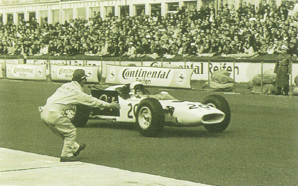 The August 1964 Gcnnan Grand Prix, the 1111/ial F-1 race in Honda's first era. 