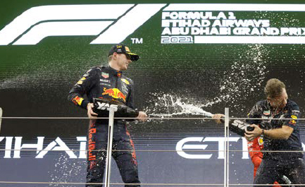 >Max Verstappen wins drivers’ championship at final round in Abu Dhabi (December 2021)