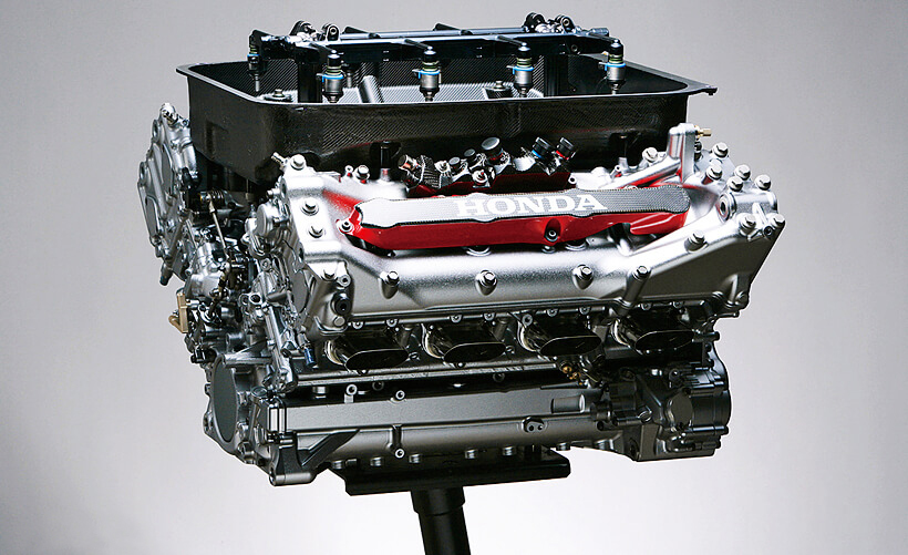 2007 was the second year of the 2.4-liter V8 regulations. The RA807E had the same specifications as HRF1. From this year, engine speed was limited to 19,000 rpm.