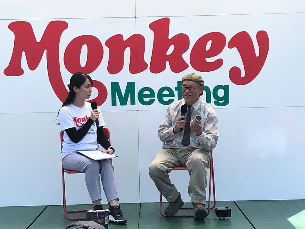 Inoue demonstrates a hydrogen engine bike.