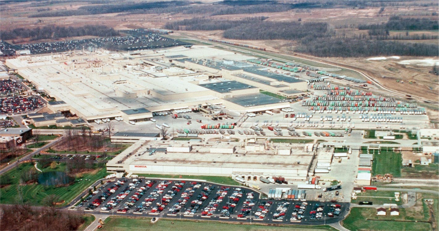 Panoramic view of Honda Marysville Auto Plant (MAP) in Ohio (photo taken in 1989). MAP consisted of a motorcycle plant (front) which began production in September 1979 and an automobile plant (back), which began production in November 1982.