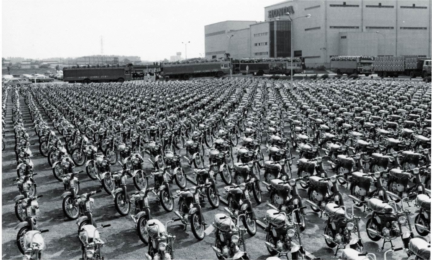 Super Cubs waiting for shipment at the Suzuka Factory