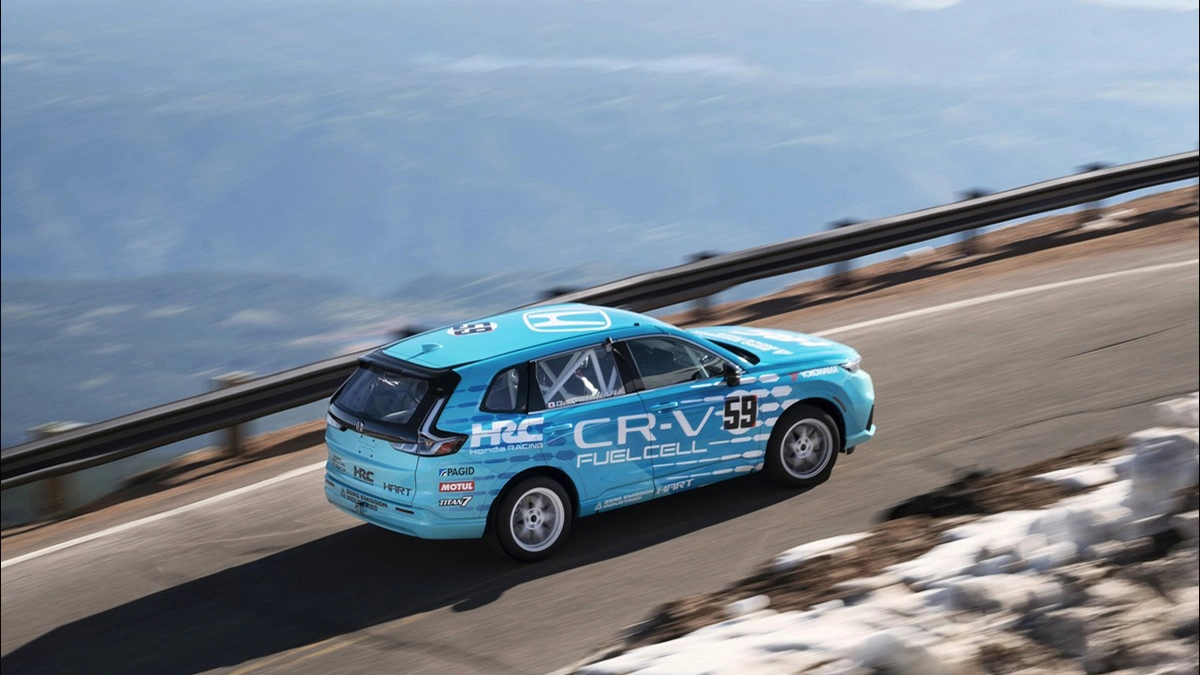 Honda CR-V e:FCEV to Challenge Pikes Peak Hill Climb as First-Ever Hydrogen Powered Race Entry