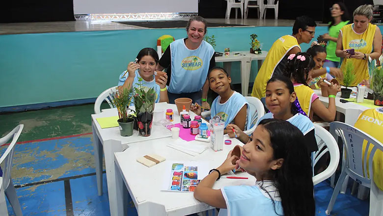 Fostering Children’s Learning and Community Ties Through Environmental Education in Brazil