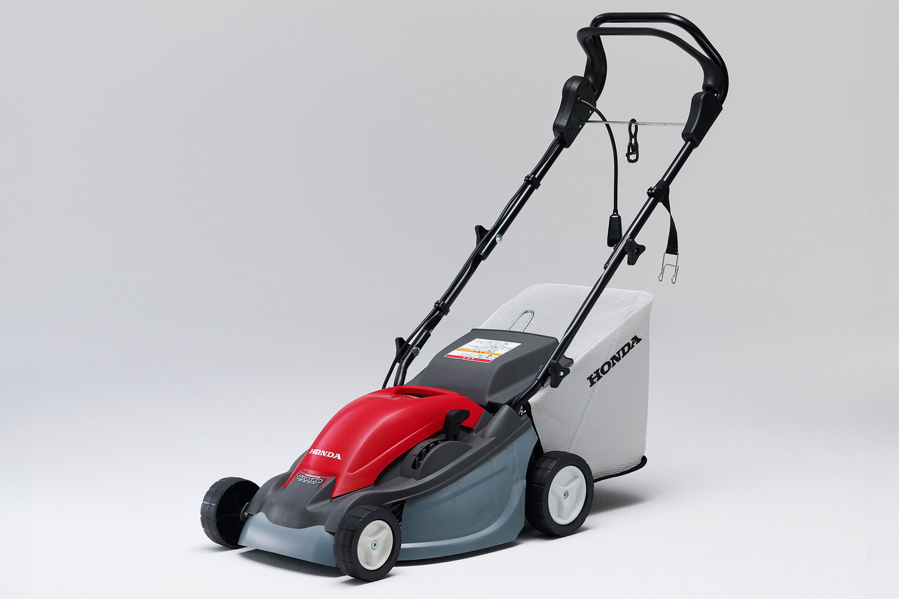 The Grasspa HRE370 combined excellent mowing performance with what was then among the highest levels of maneuverability in the electric lawnmower industry