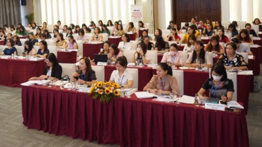 Training session attended by many teachers from 43 provinces and cities