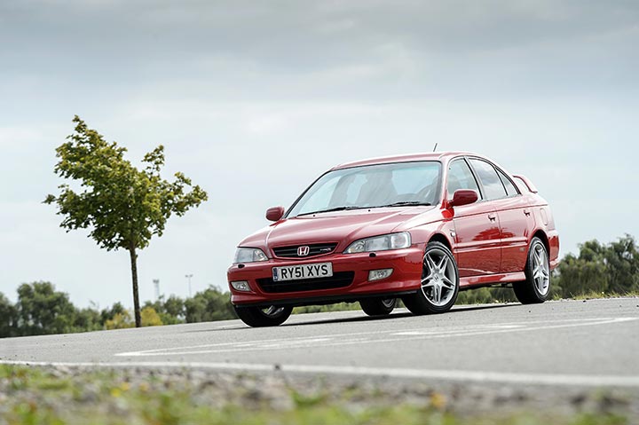 Accord Type R was sold exclusively in European markets. It was approximately 60kg lighter than the base model and was powered by a specially tuned 2200cc engine, inheriting the Type R DNA.