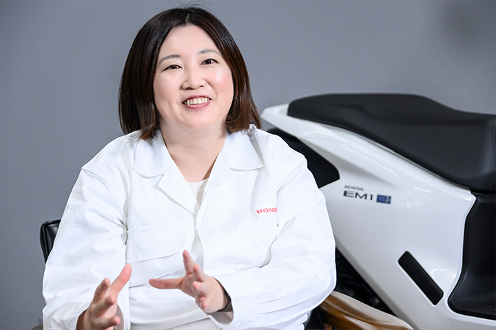 “Once EM1 e: goes on sale, I am planning to buy one for myself and ride it daily, so I already got a new helmet,” said Goto with a smile on her face.