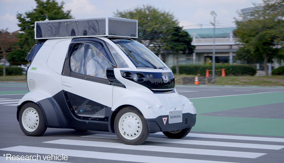 CiKoMa recognizes lanes and drives autonomously along the road.