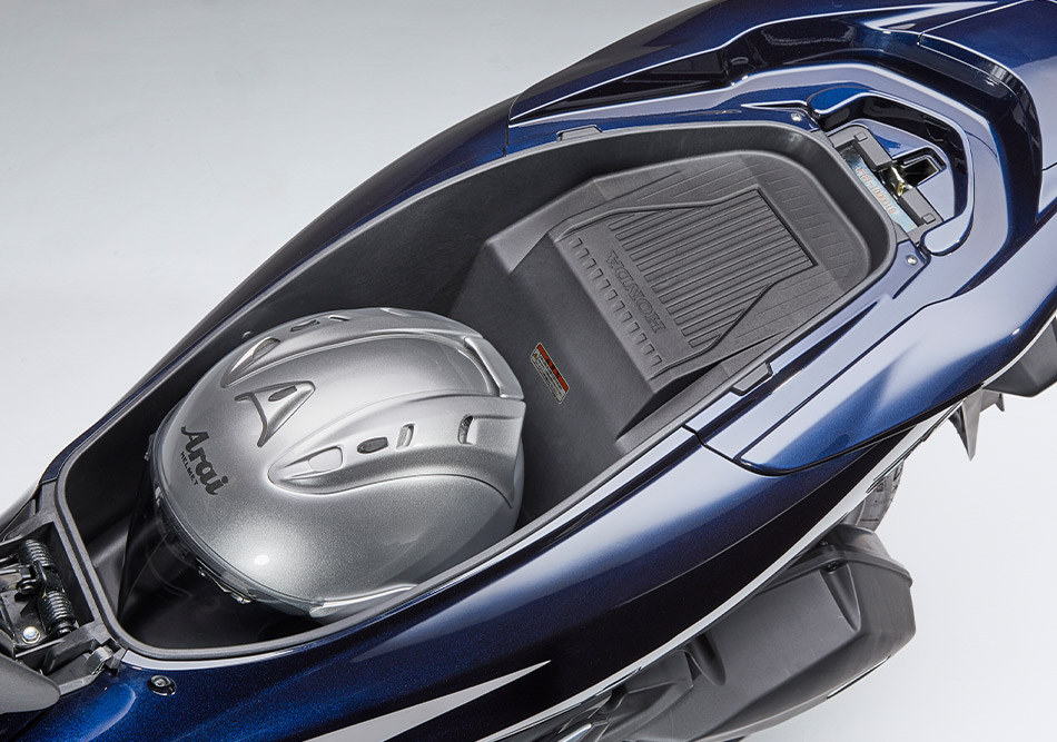 Luggage box (with helmet stowed)