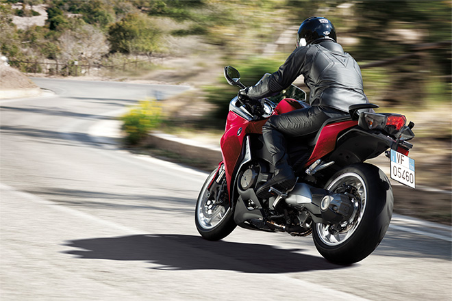 VFR1200F  (Dual Clutch Transmission)