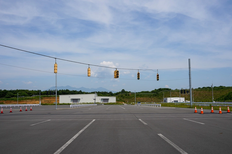 Tochigi Proving Ground Sakura  Multi-Purpose Course (Overseas intersection and traffic signals)