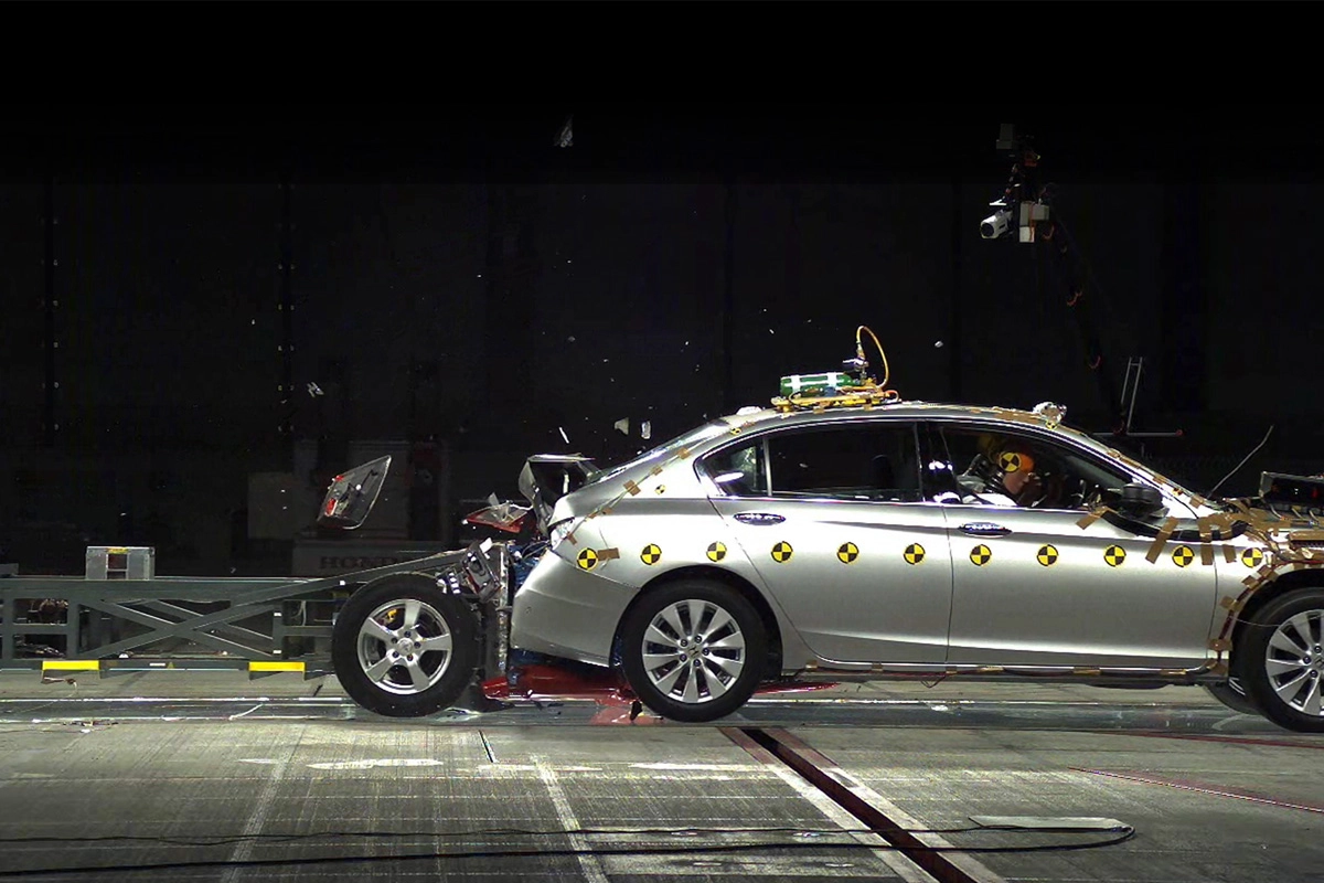 Rear collision test with a moving barrier