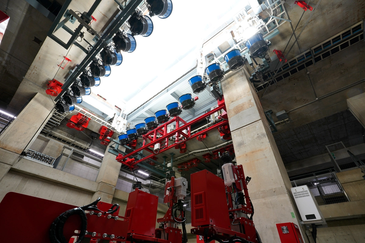 Space beneath the floor opening