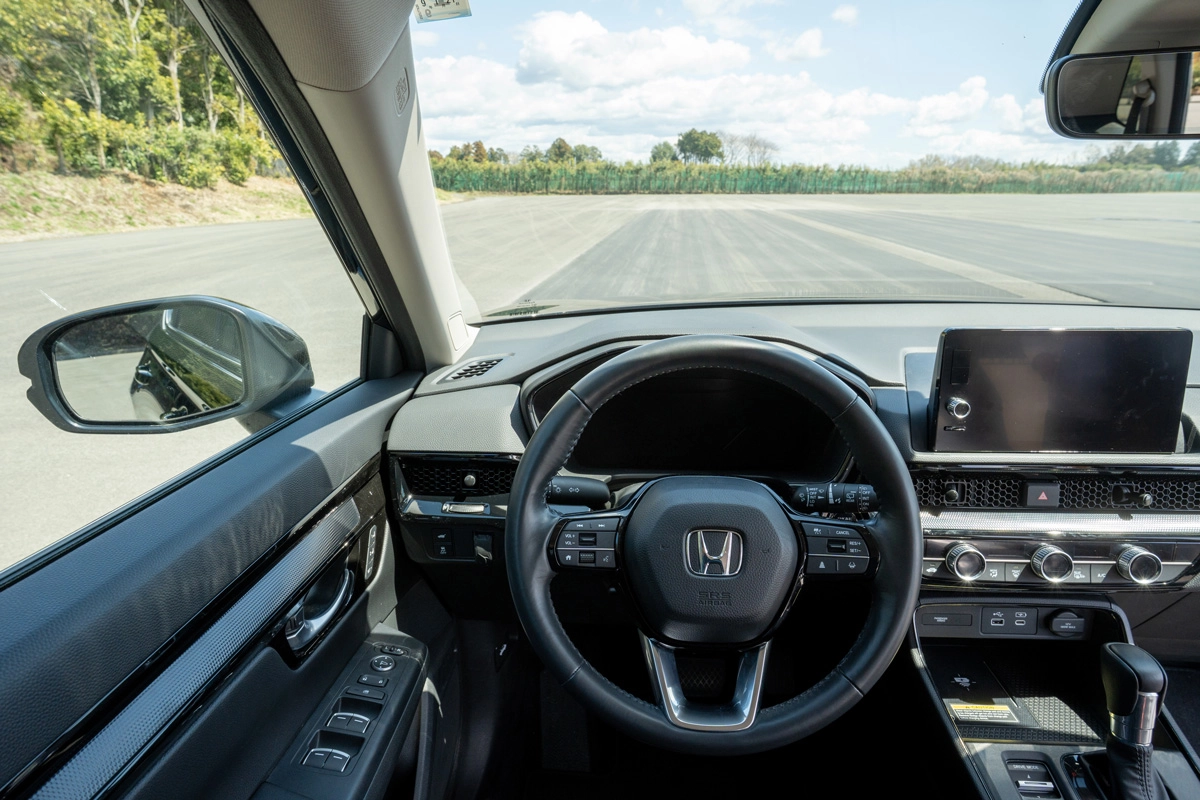 VR-real car comparison: achieving visibility performance with line continuity