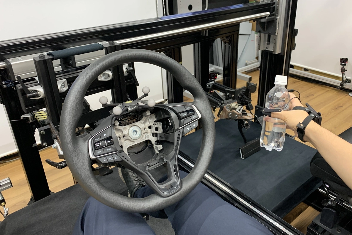 Operability verification: drink holder