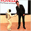 ASIMOがカナダのトルドー首相をお出迎え 