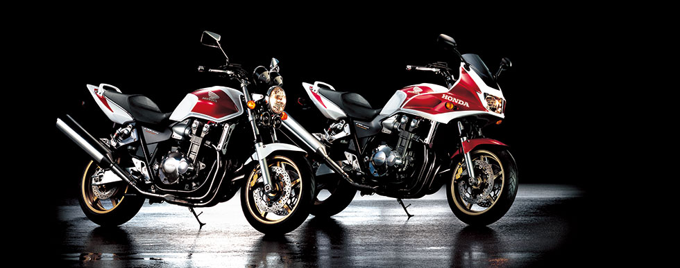 左から、CB1300 SUPER FOUR、CB1300 SUPER BOL D’OR