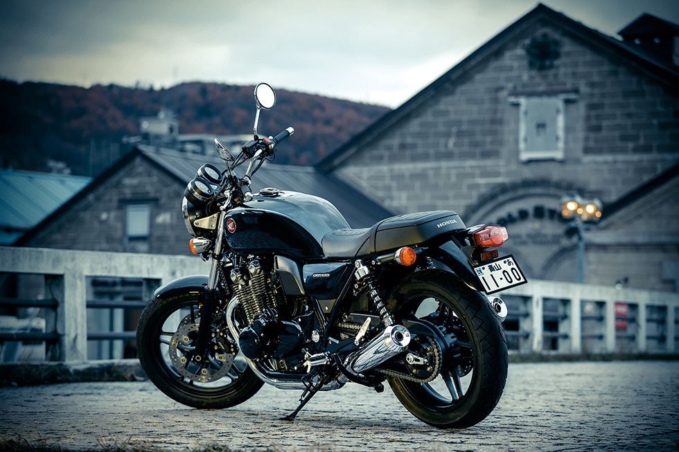 2019年1月発売 CB1100 燃料タンク容量を従来の14Lから17Lへと増量