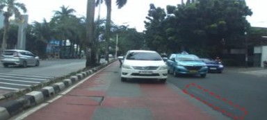 レーンの消えたインドネシアの道路