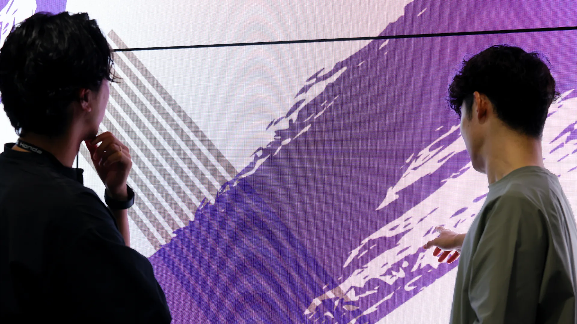 「東京2025世界陸上」を象徴する公式車両のデザインスポーツの舞台を支えるモビリティ