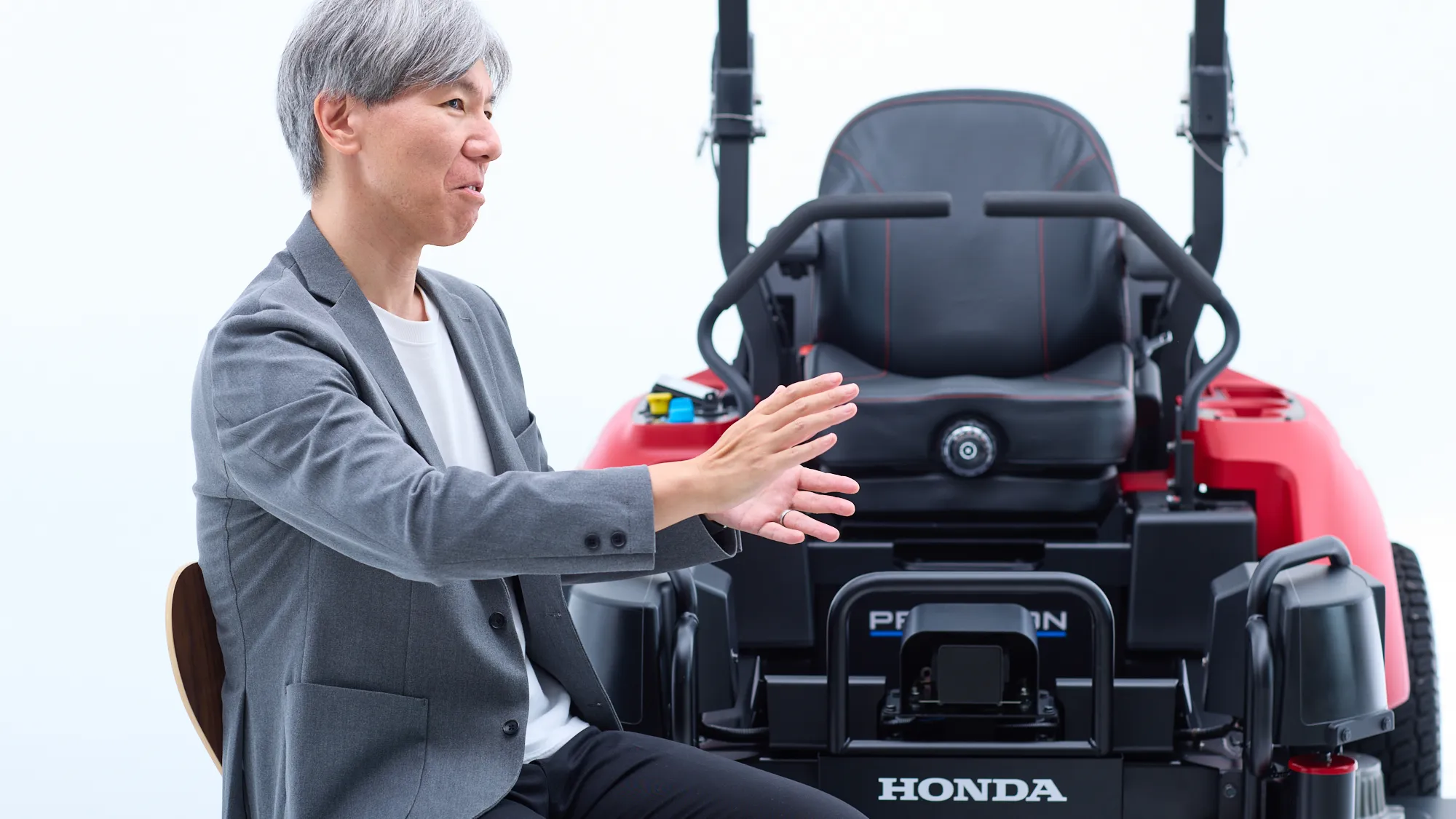 電動自動芝刈機ProZision Autonomous