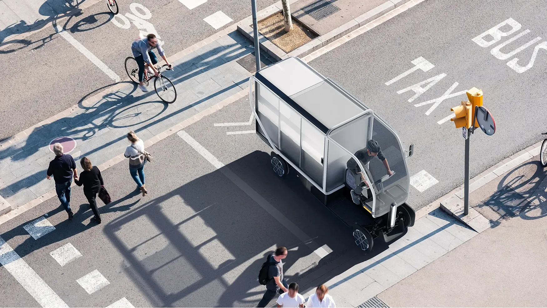 コンセプトモデルは半透明のキャビンに。量産向けのプロトタイプモデルではセキュリティーやプライバシーの観点から白いキャビンへと変更された