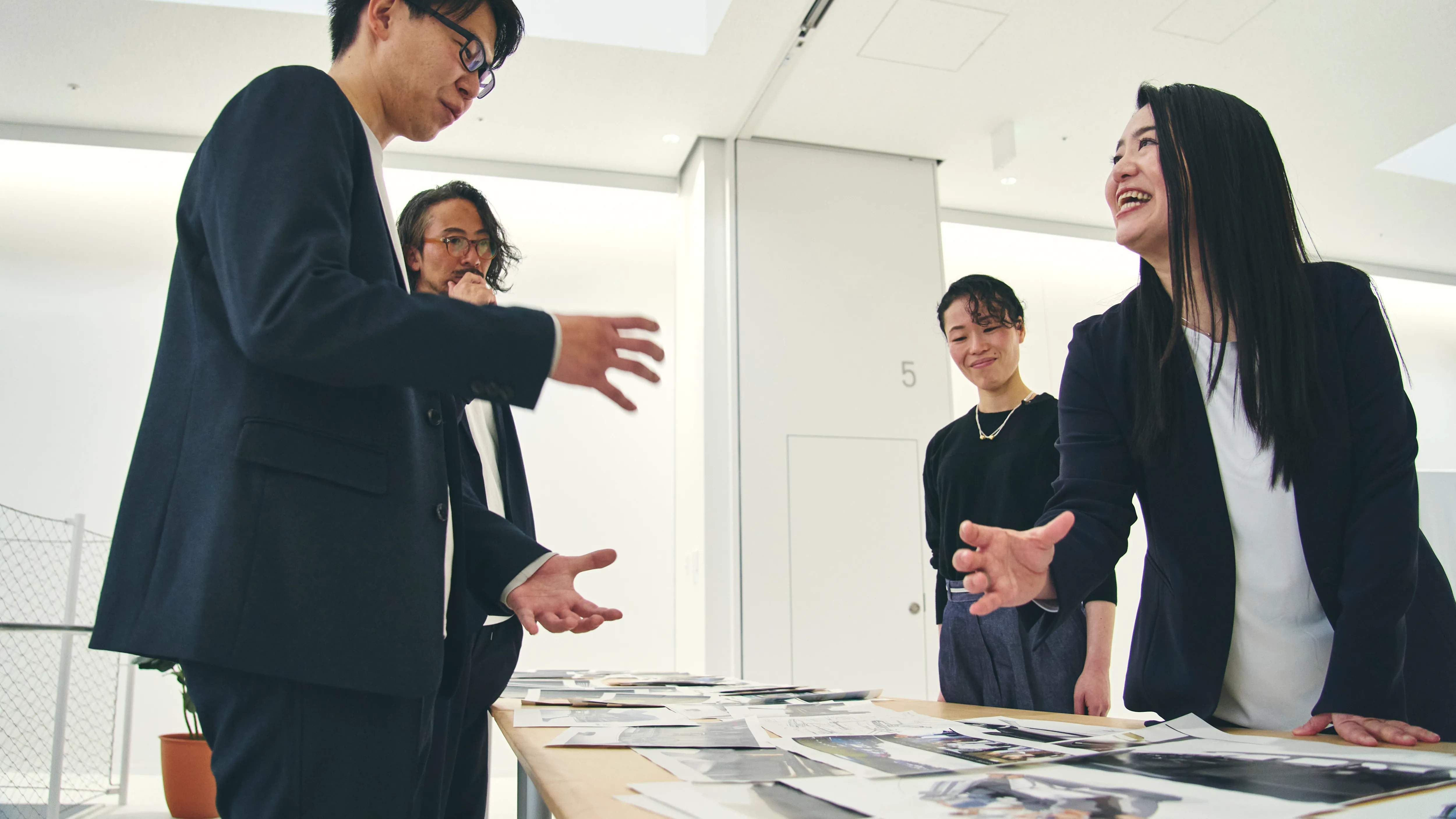 デザイナー4人の写真