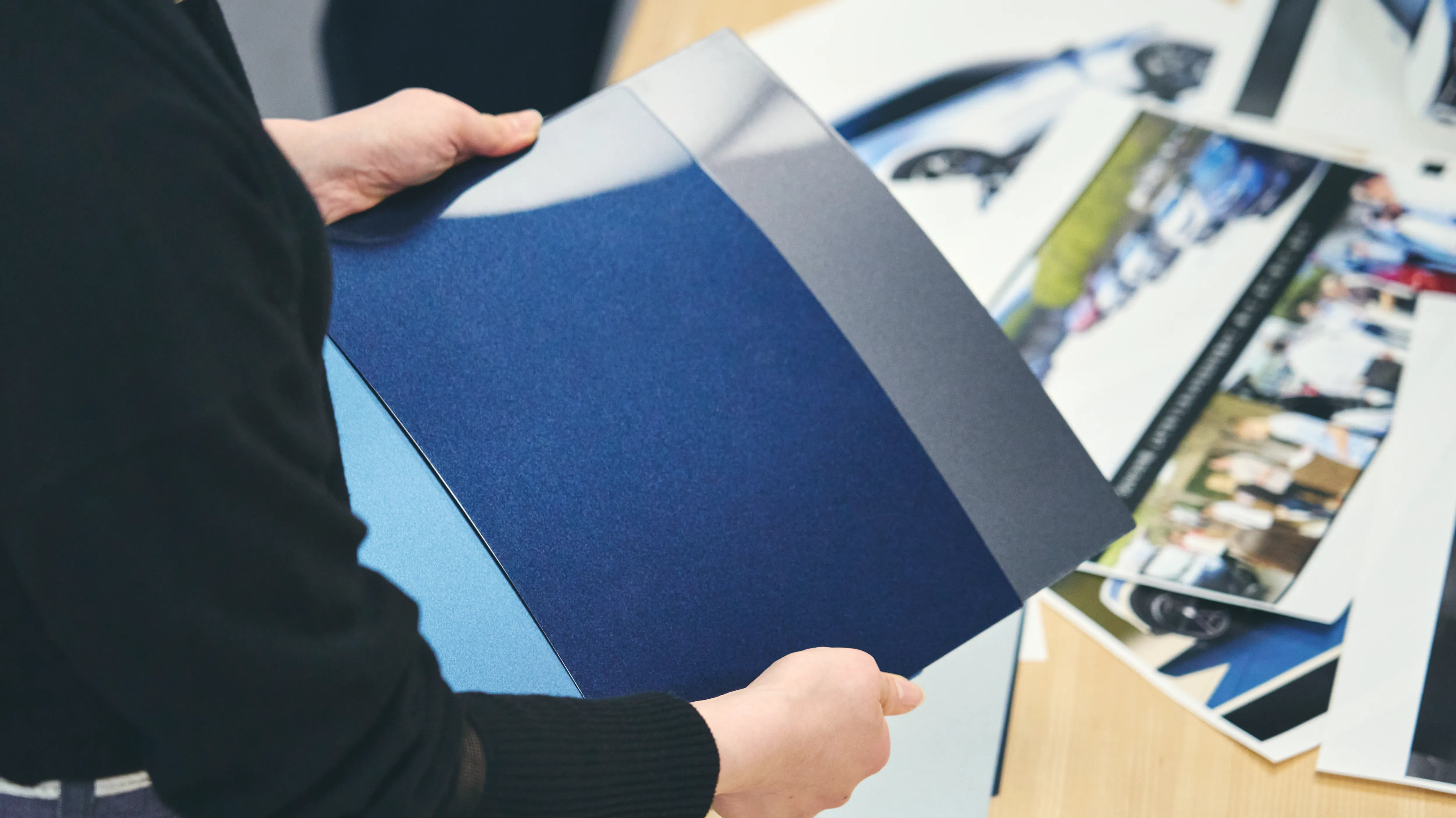 CR-Vメタリックの色見本