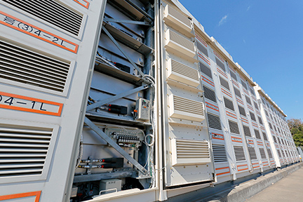 需要家では日本最大の出力を持つ電力容量12,000kWのNAS電池を活用。