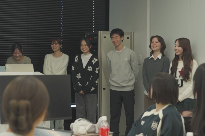 グループごとのまとめを発表