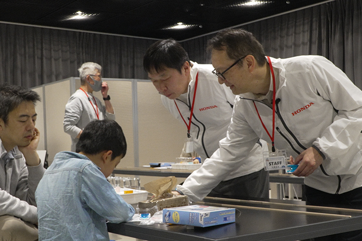 ここをクリアすれば車が走るので、がんばって！